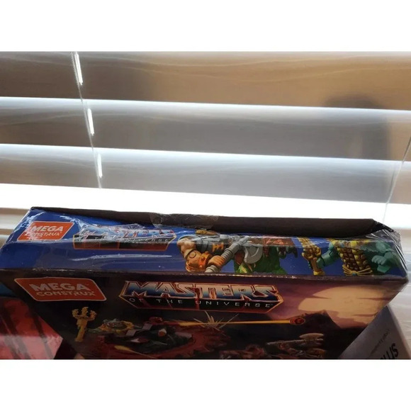 MASTERS OF THE UNIVERSE. CAT VS ROTON. BOX IS BUSTED BUT NEVER OPENED. - Picture 4 of 4